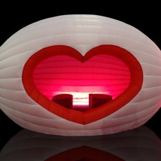 Heart shaped inflatable party love seat